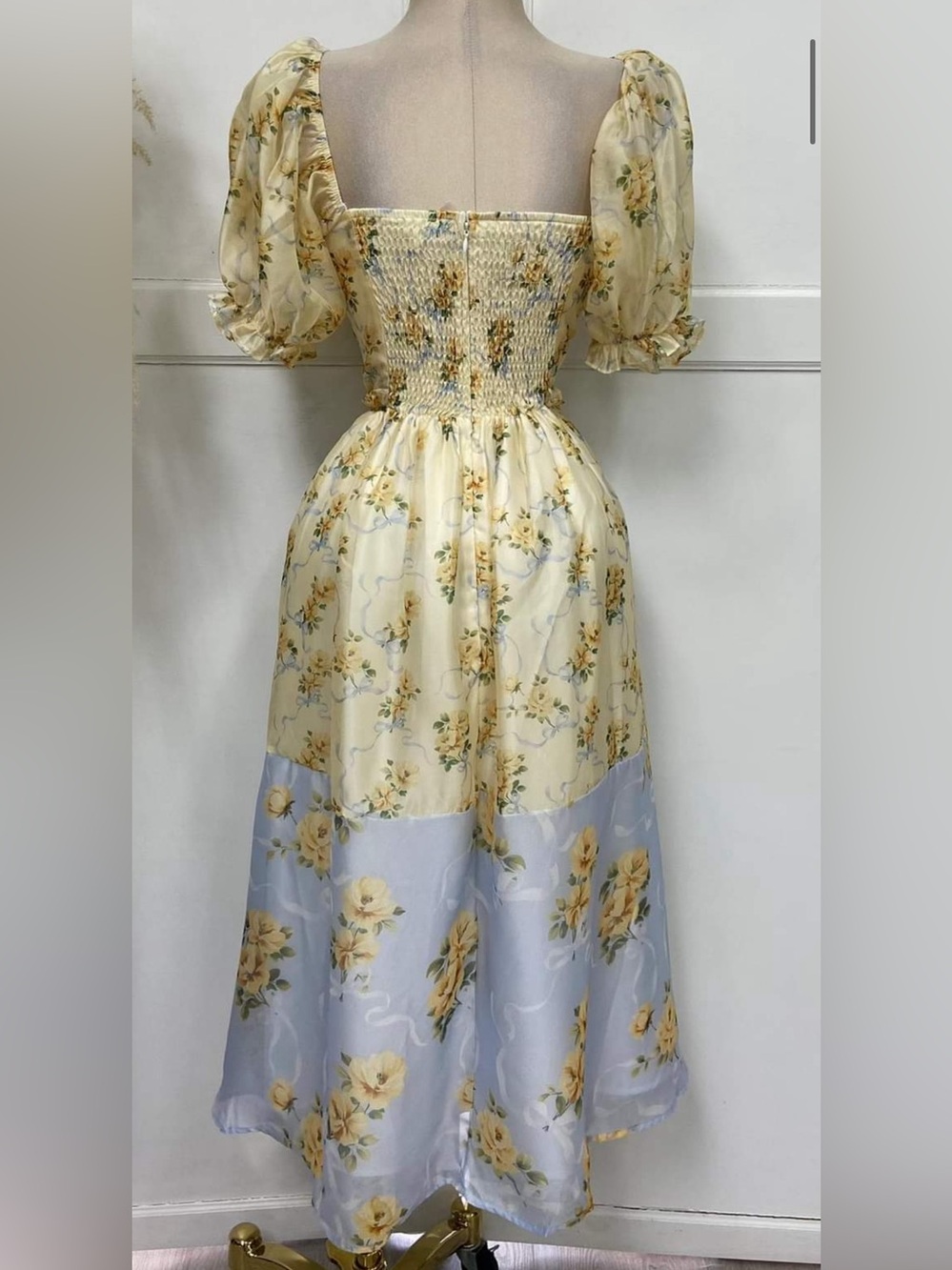 Romantic Floral Puff-Sleeve Dress - Picture 7 of 7
